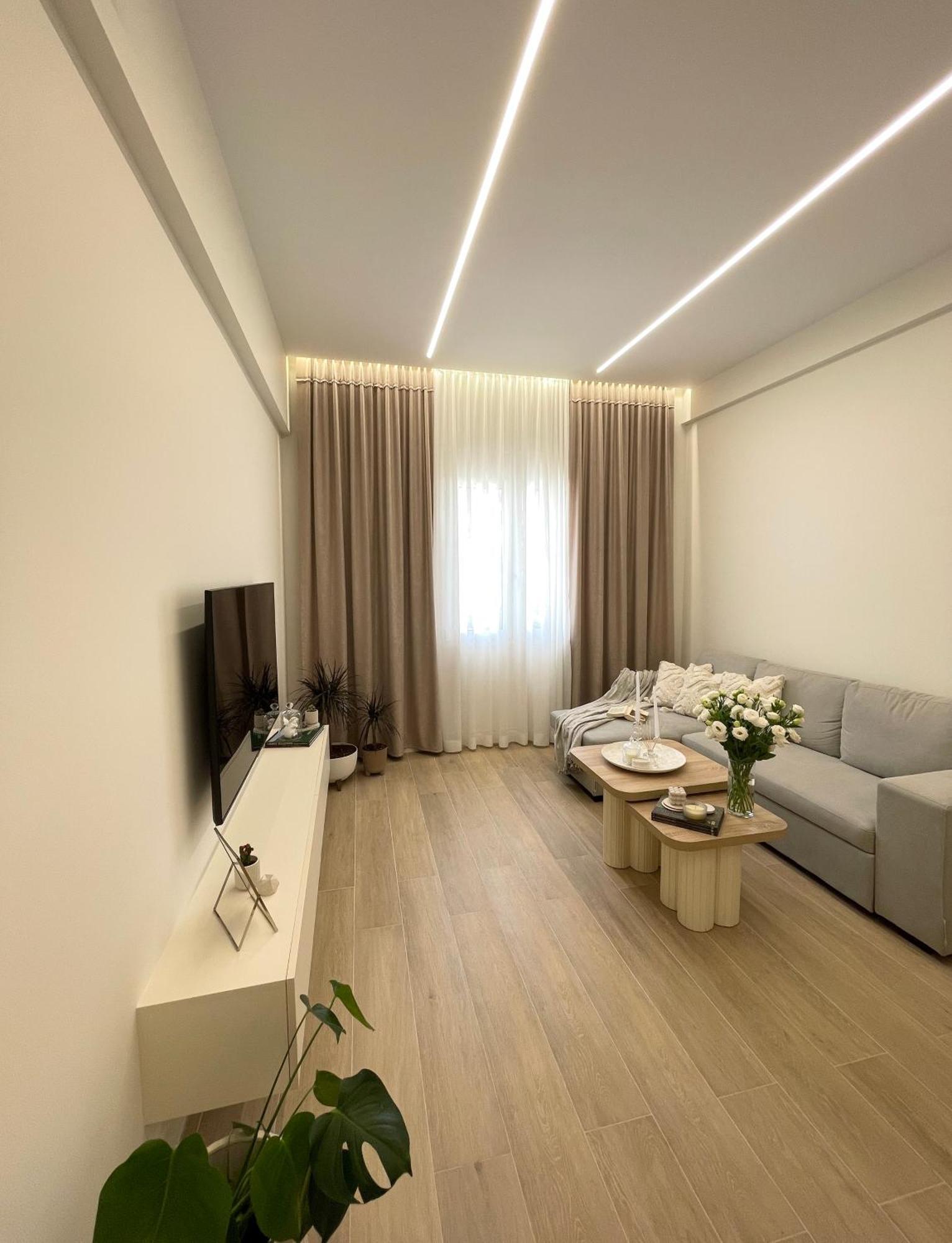 Aurora Apartment , In The Heart Of Атина Екстериор снимка
