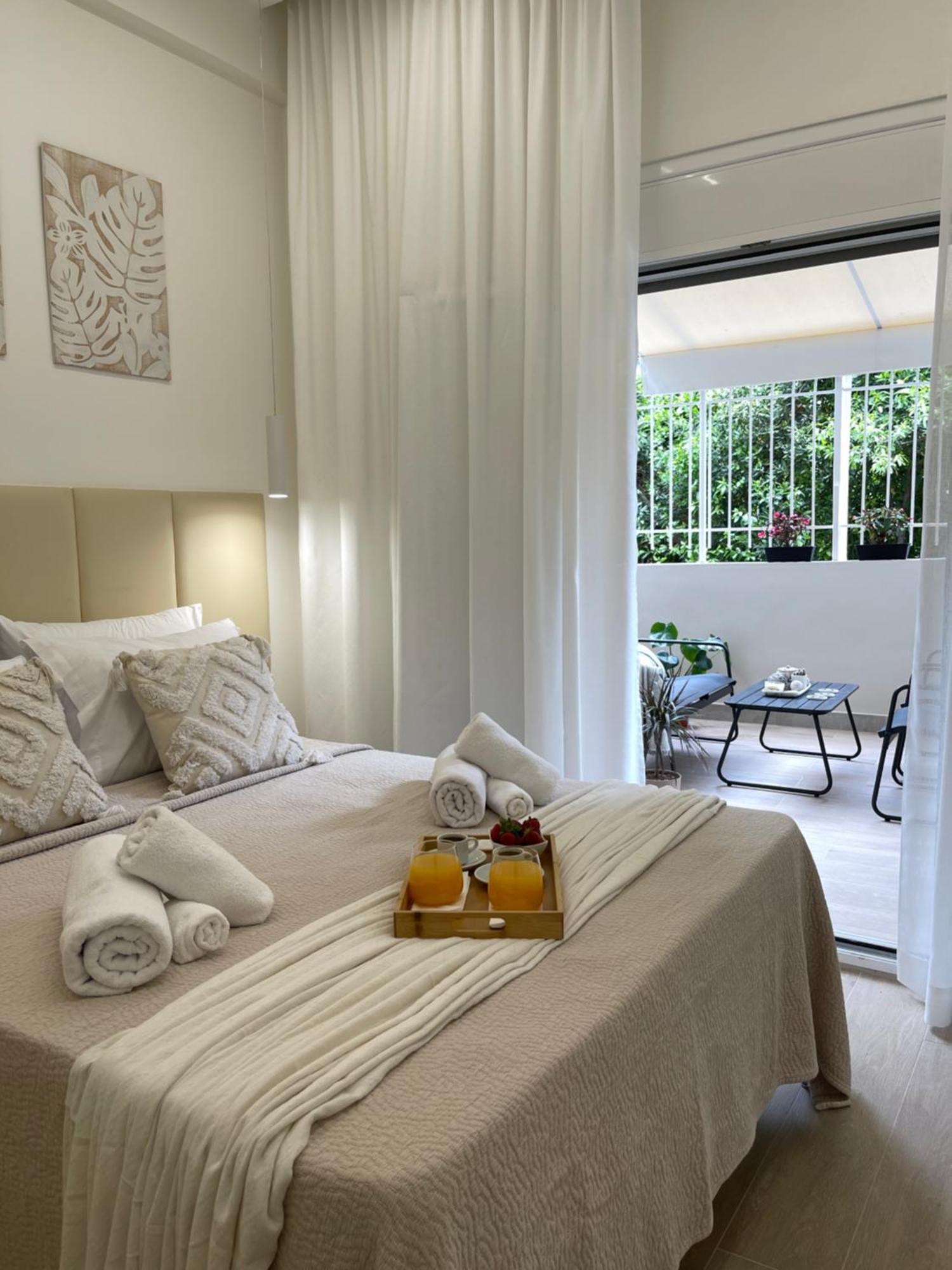 Aurora Apartment , In The Heart Of Атина Екстериор снимка